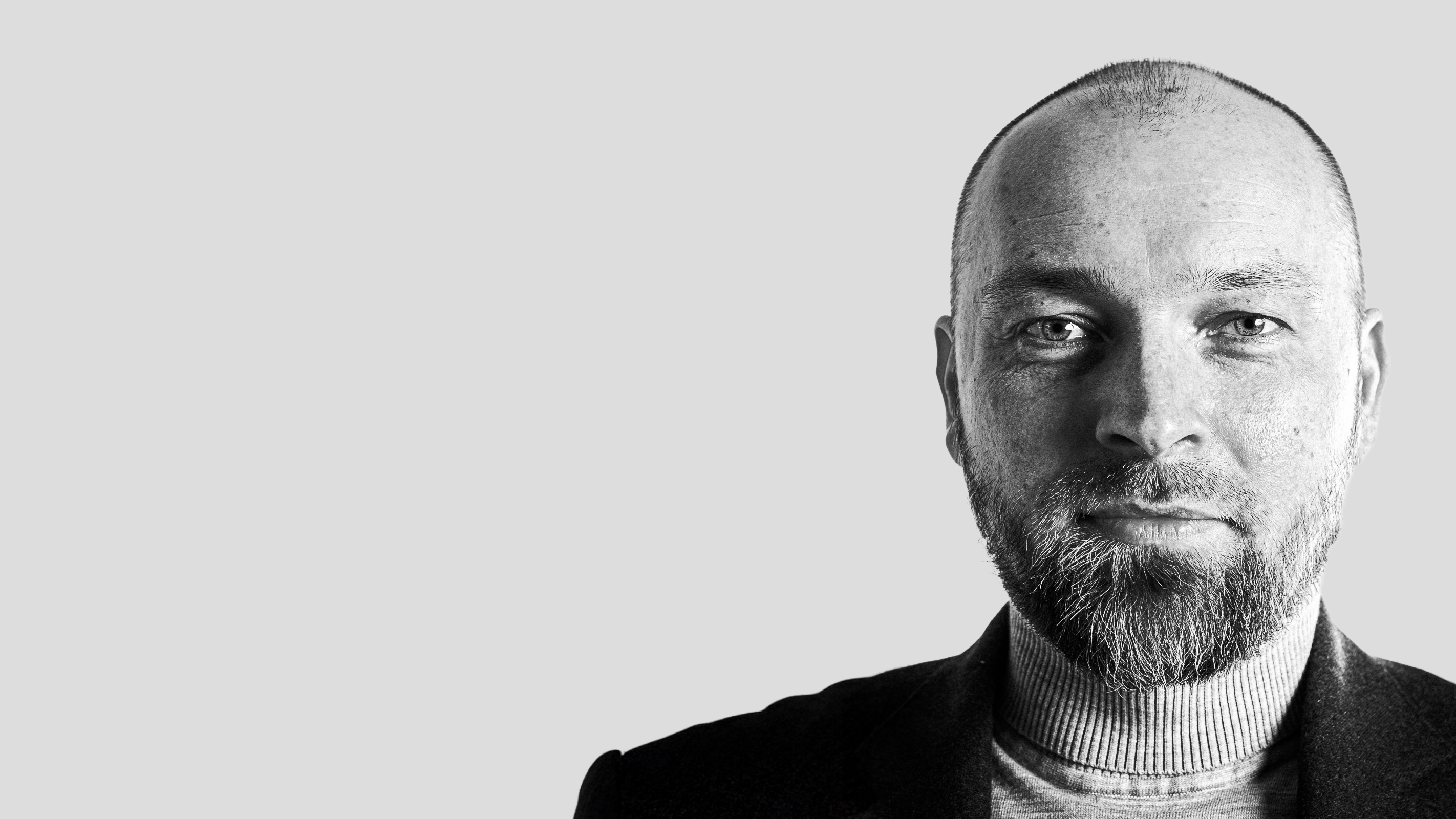 Marek Ziemba, konferansjer i lektor na scenie